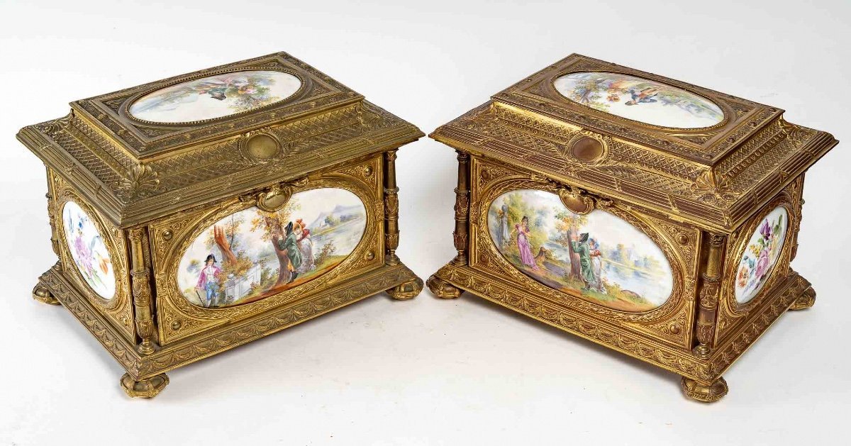 Importante paire de coffrets A bijoux en bronze doré et Plaques en porcelaine XIXe siècle — 4