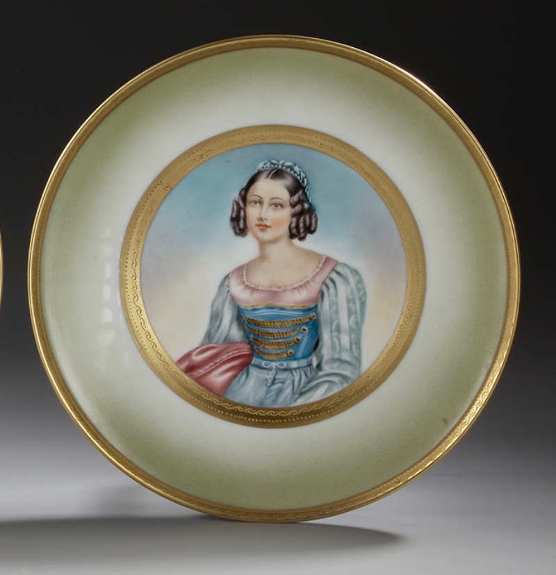 Une série de trois assiettes en porcelaine, Allemagne XIX — 3
