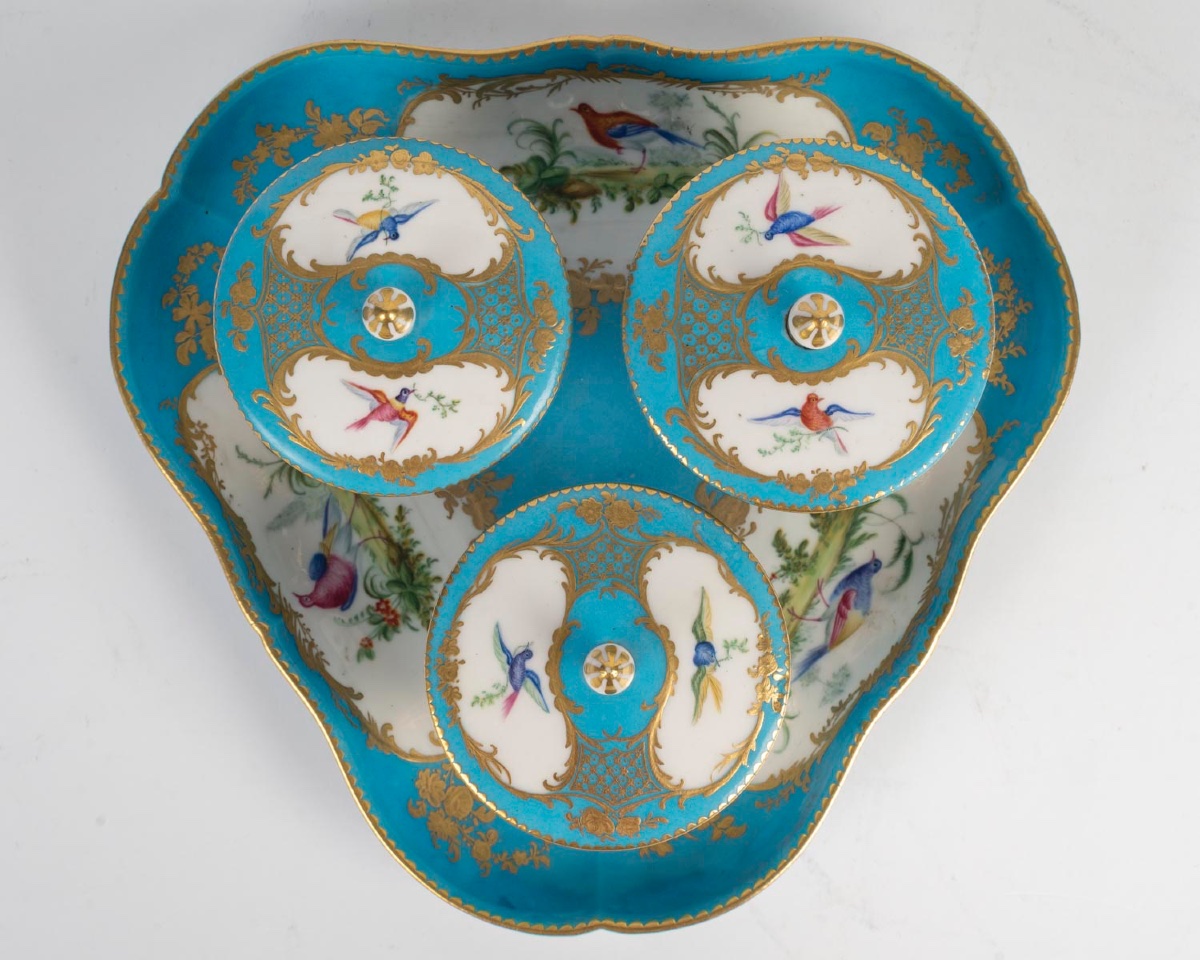 Un crémier en porcelaine de Sèvres, époque XVIIIe siècle — 10