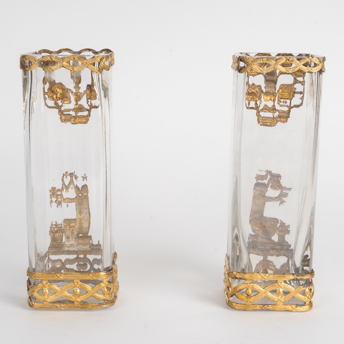 Paire de vases en cristal et bronze doré, style Louis XVI, fin du XIXe siècle — 6