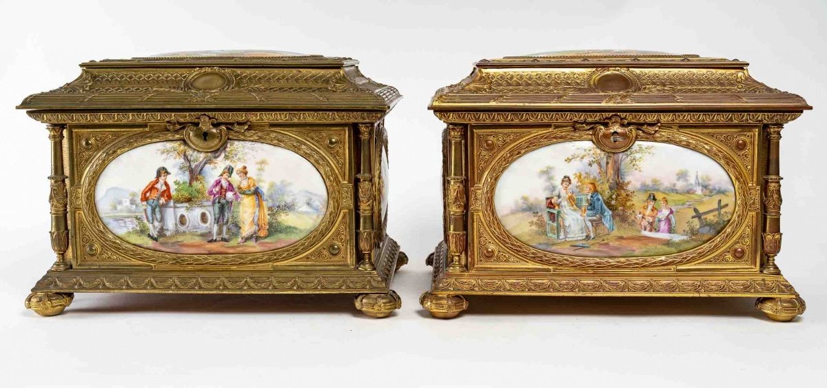 Importante paire de coffrets A bijoux en bronze doré et Plaques en porcelaine XIXe siècle — 3