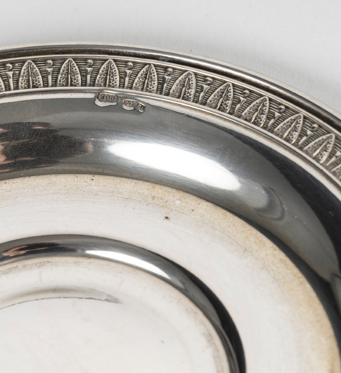 Une Série de Tasses en porcelaine et Argent Massif — 9
