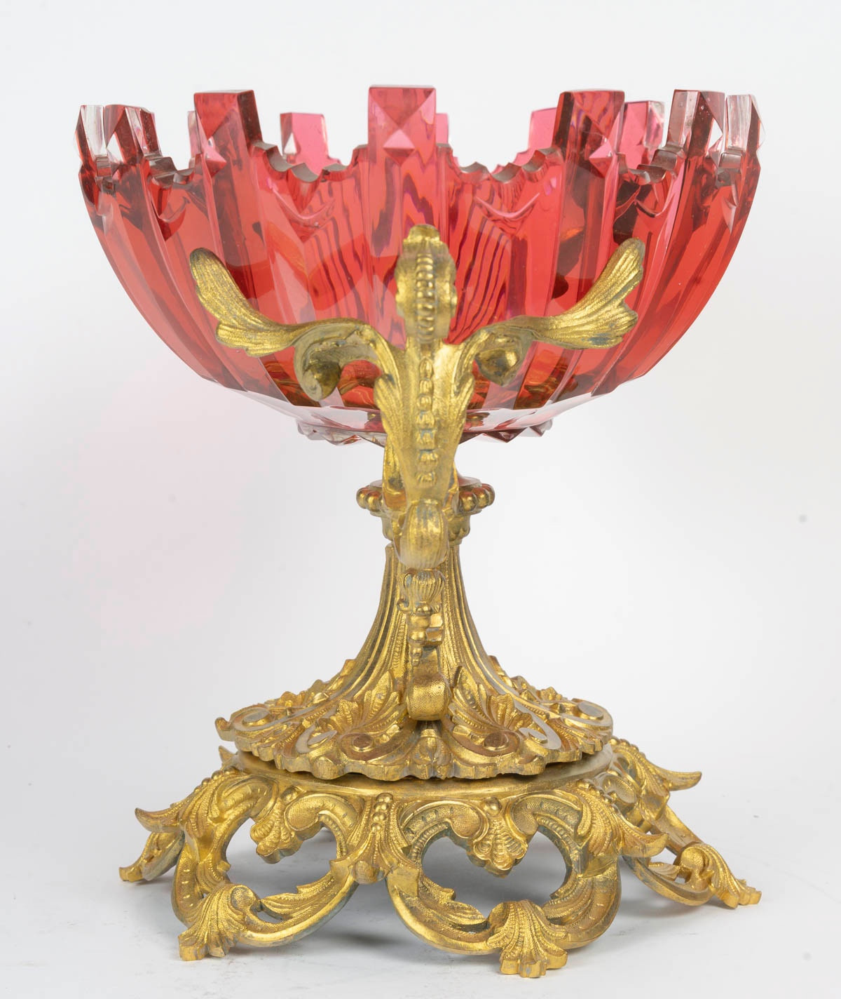 Une belle coupe en cristal et base en bronze doré, époque XIXe siècle — 18