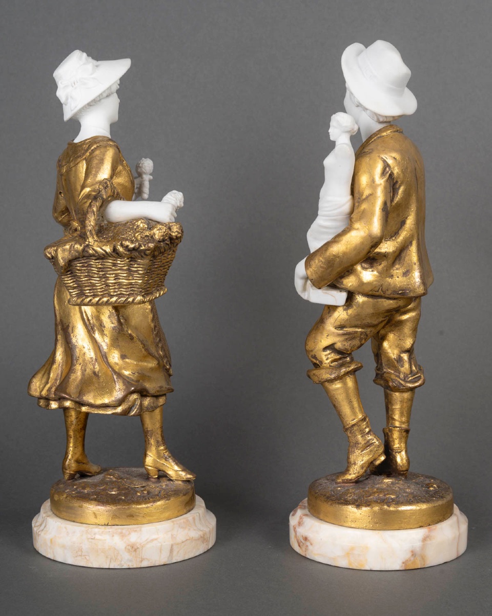 Une paire de sculptures en régule et biscuit, époque fin du XIXe siècle — 4