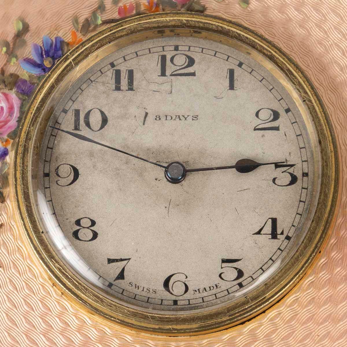 Une pendule miniature en émail, début du XXe siècle — 7