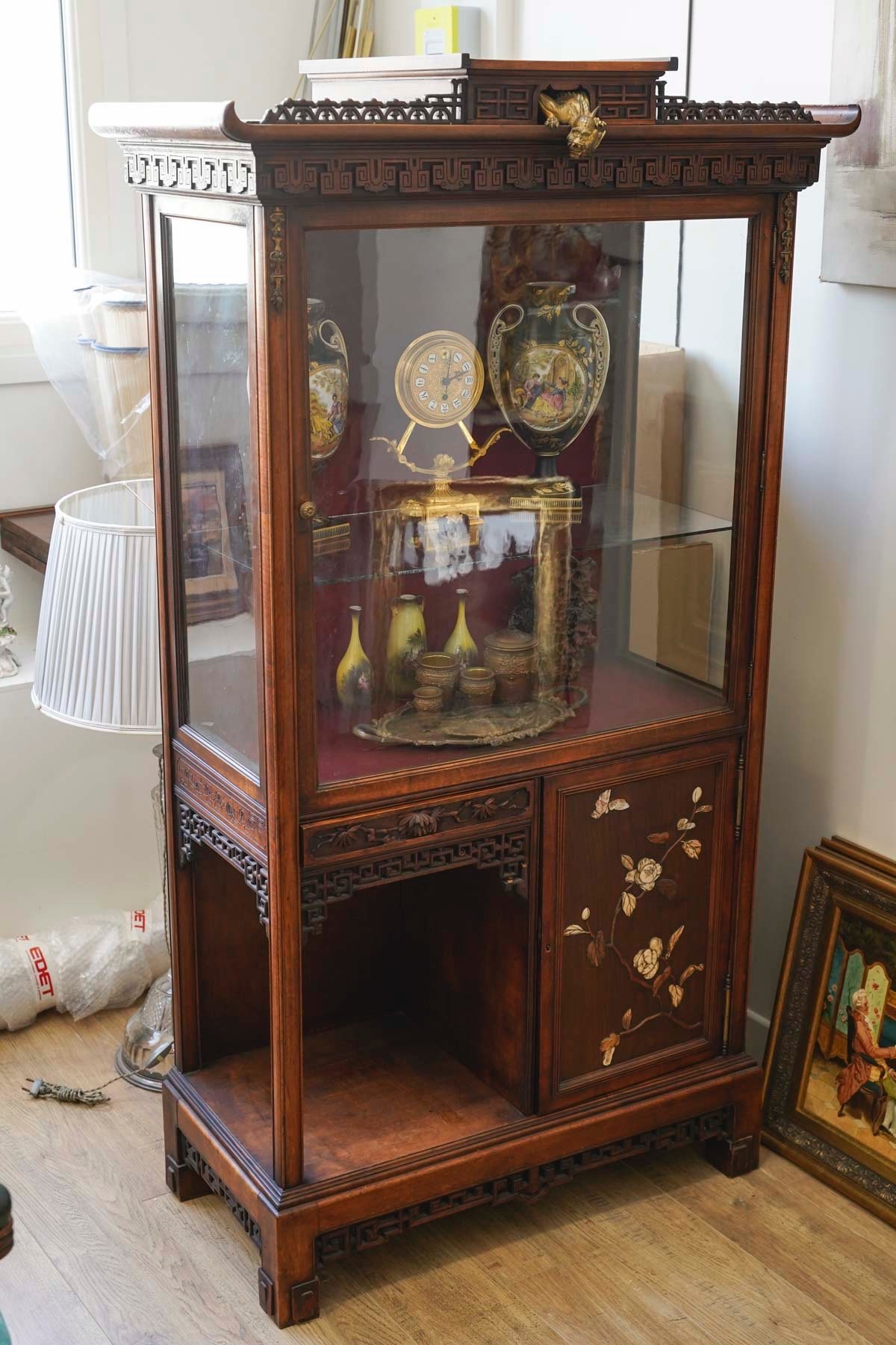 Un meuble-vitrine attribué à Gabriel Viardot époque fin du XIXe siècle — 3