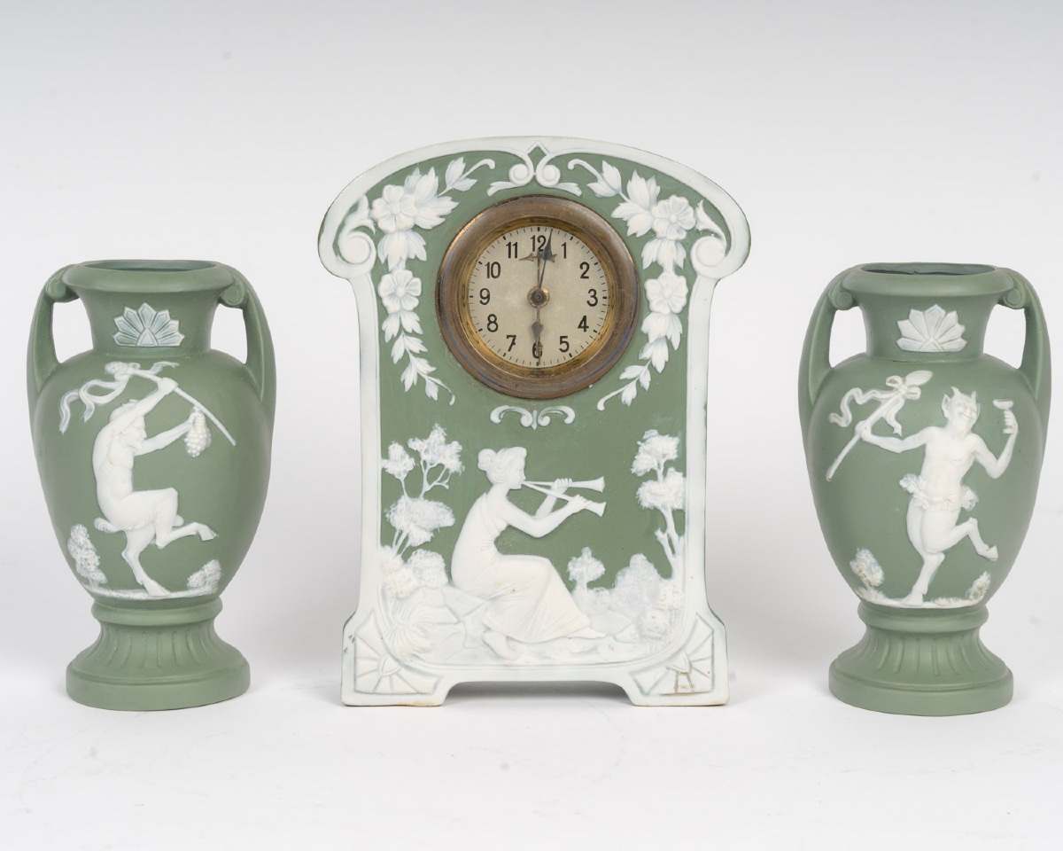Une garniture en porcelaine de wedgwood, début du XXe siècle — 6