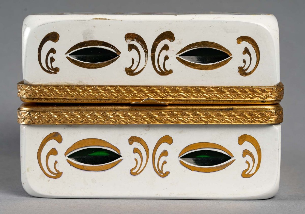 Un coffret à bijoux en opaline Overlay fin du XIXe siècle — 13