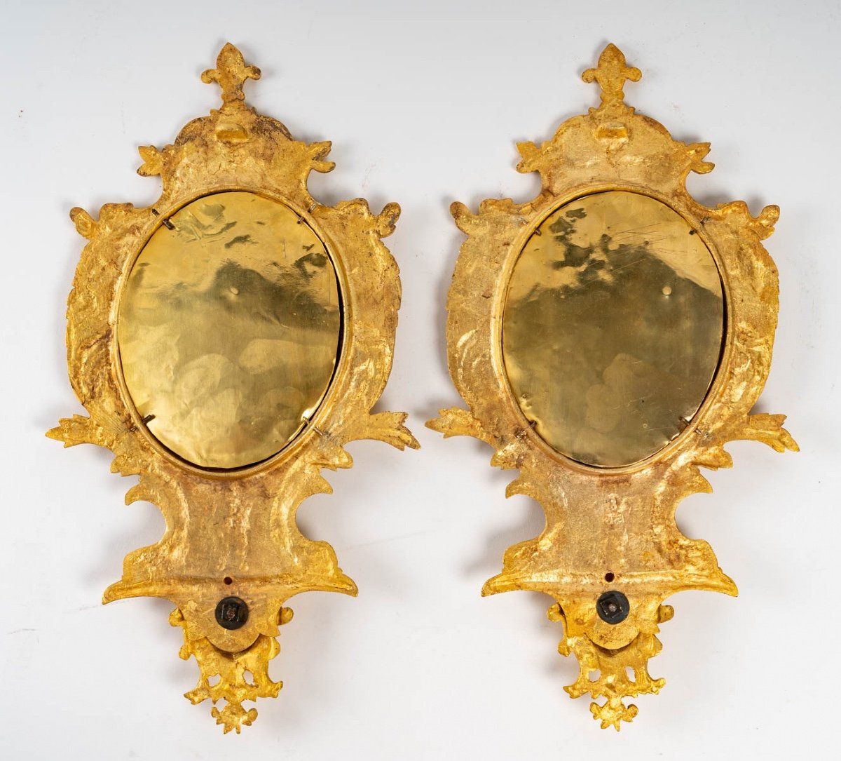 Paire de petits miroirs muraux en bronze doré fin du XIXe siècle — 11