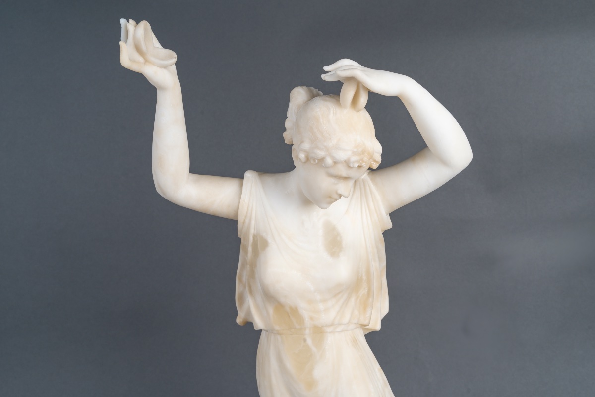 Sculpture en albâtre danseuse aux castagnette -fin du XIXe siècle — 4