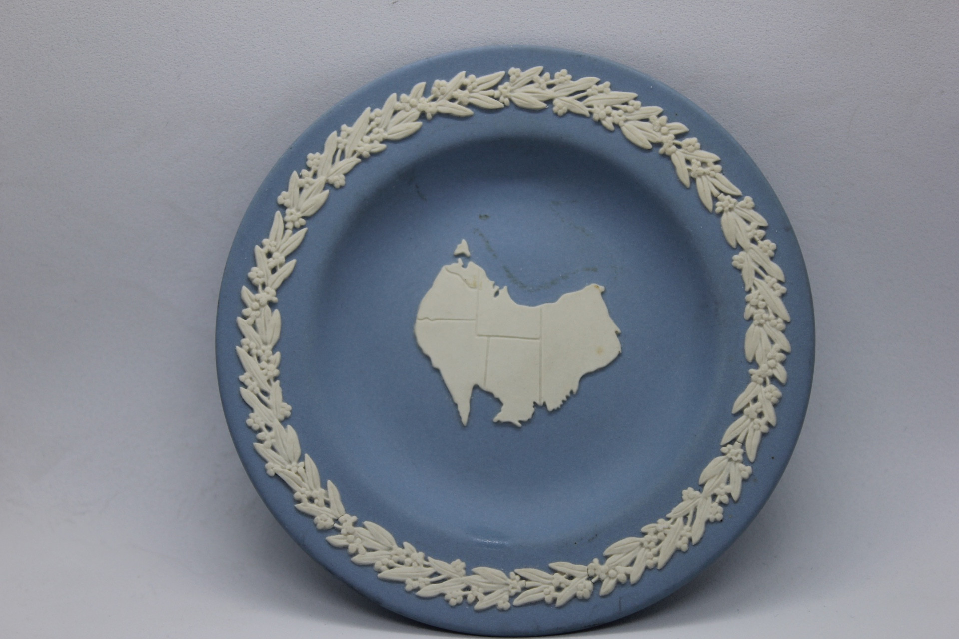 Coupe Commémorative Wedgwood Jasperware – Carte de l'Australie – Made in England — 11