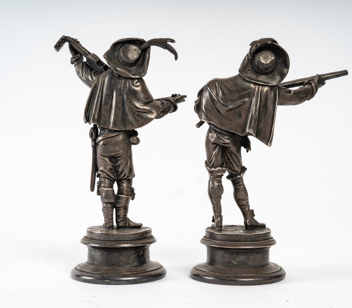 Paire de sculptures en bronze argenté XIXe siècle — 5