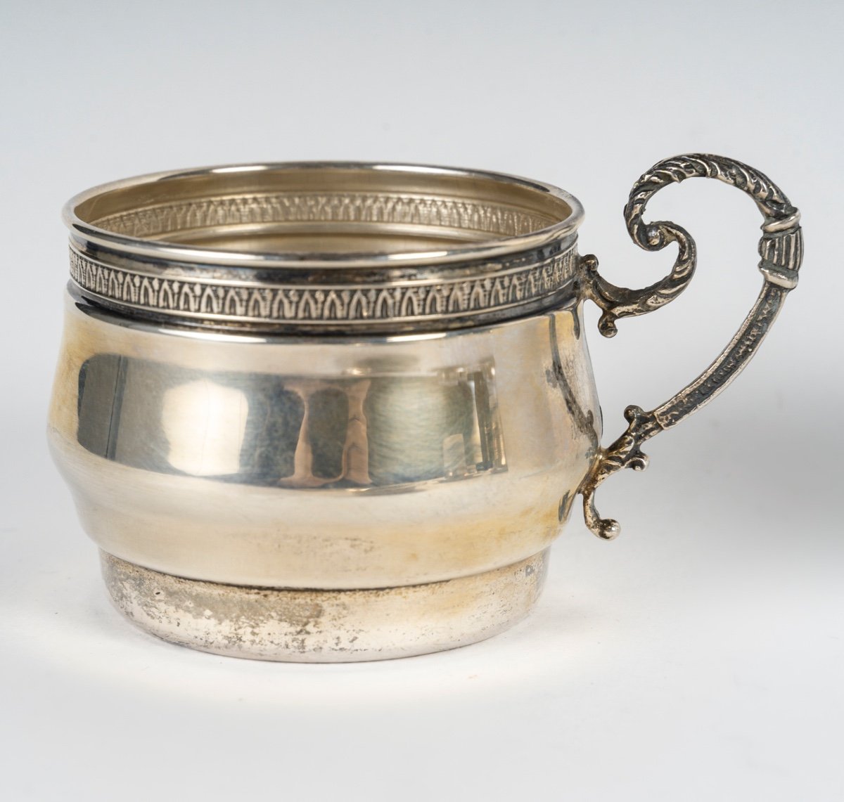 Une Série de Tasses en porcelaine et Argent Massif — 8