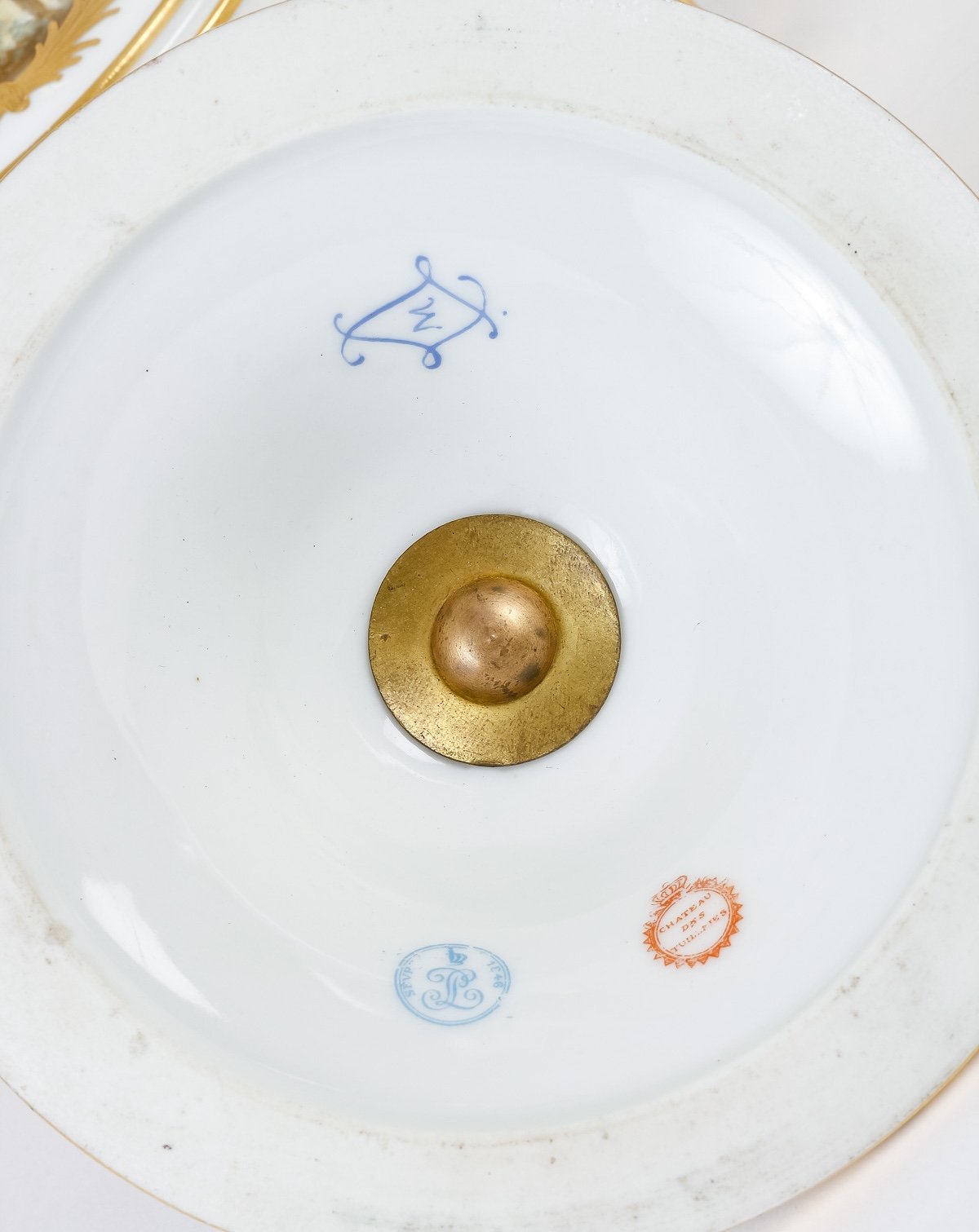 Une importante paire de vases en porcelaine de Sèvres XIXe siècle — 10