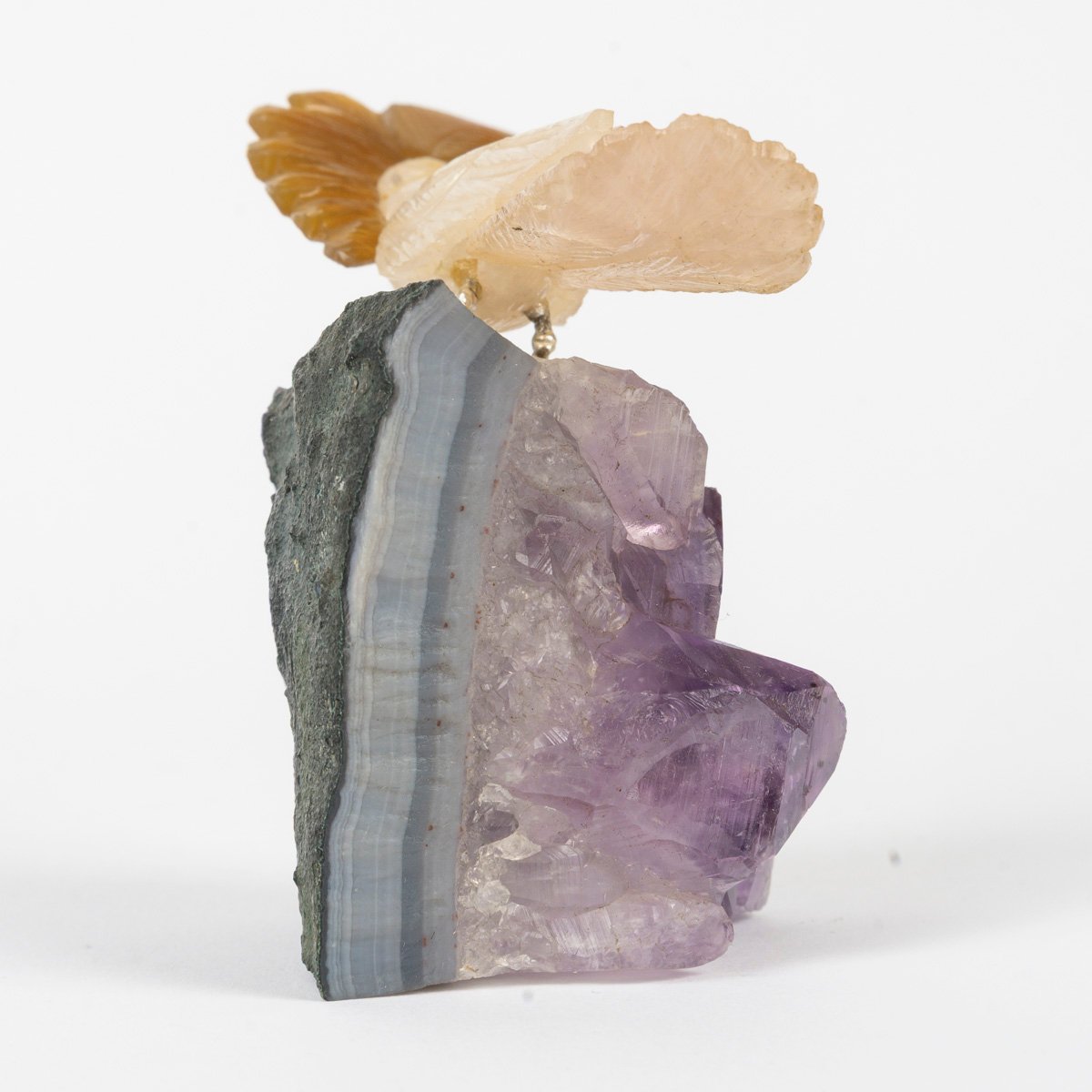 Sculpture miniature de perroquet en pierres dures sur socle d'améthyste, XXe siècle — 7