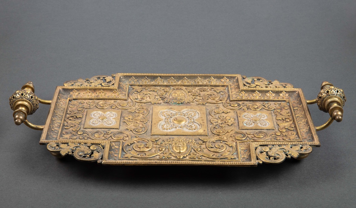 Une coupe vide-poche en bronze doré, fin du XIXe siècle — 4
