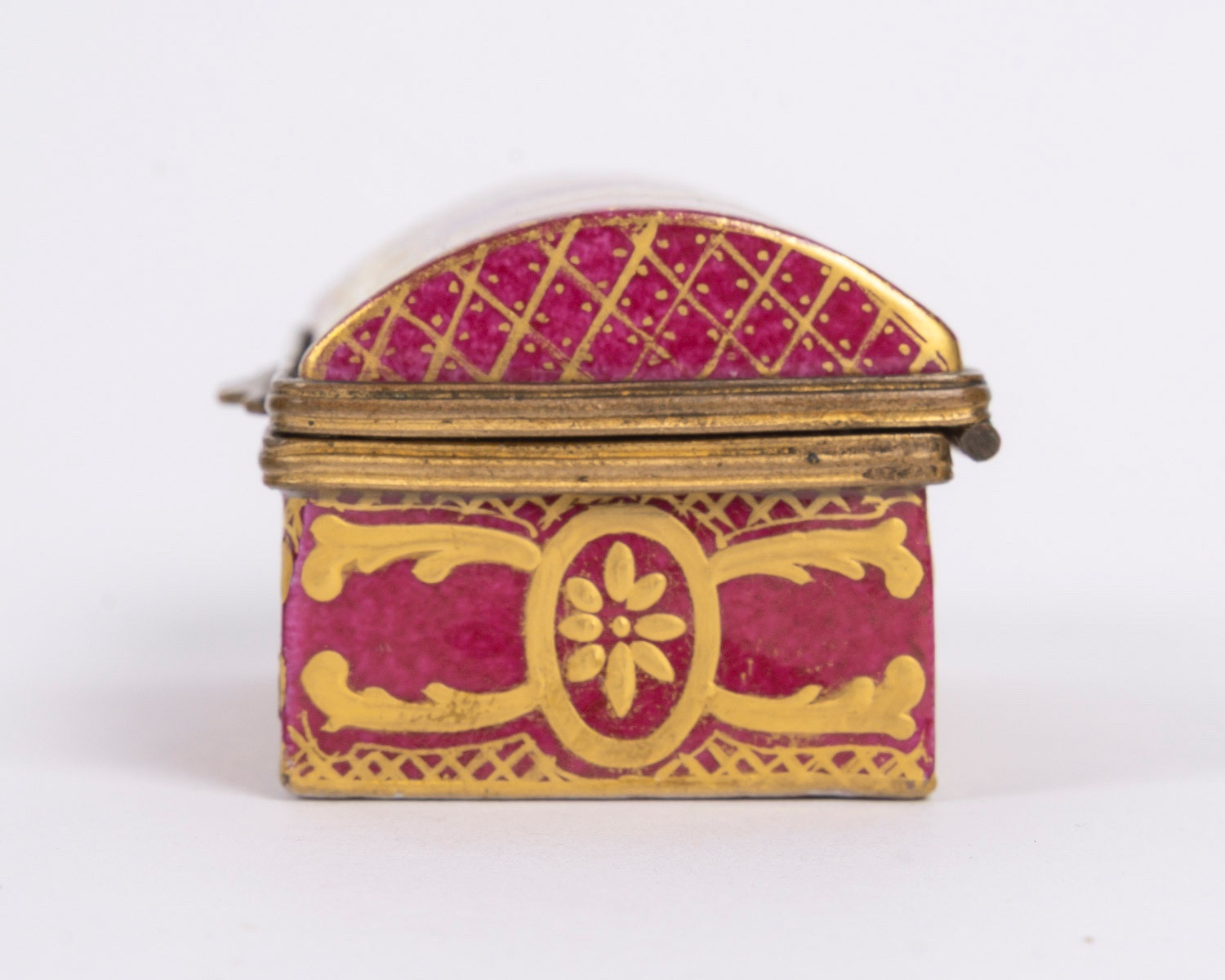 Miniature coffret à bijoux en porcelaine rouge, début du XIXe siècle — 18