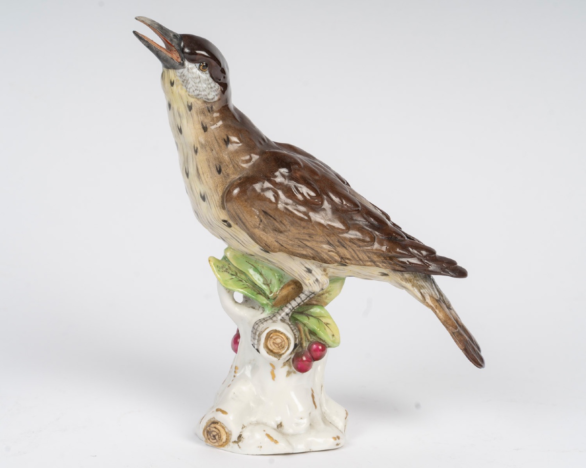 Une figurine d'un oiseau en porcelaine, début du XXe siècle — 2