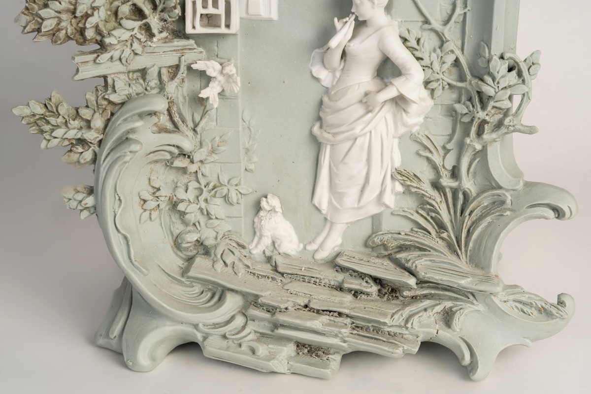 Une coupe cache pot, en porcelaine de Wedgwood, fin du XIXe siècle — 11