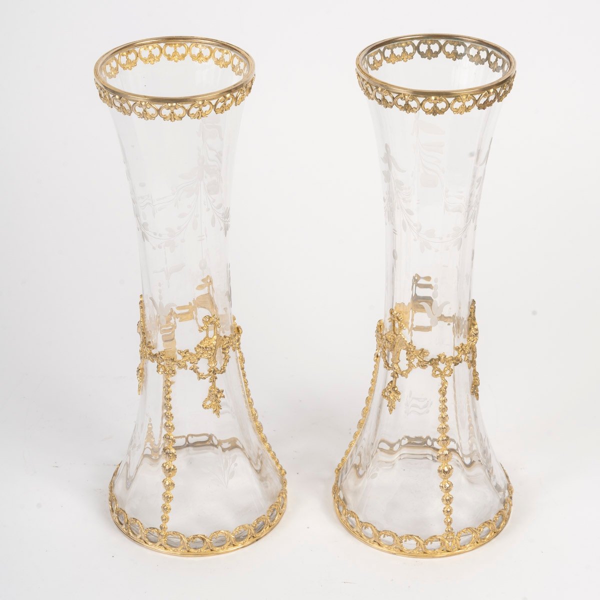 Cristal une paire de vases avec ornementation en bronze doré, fin du XIXe siècle — 13