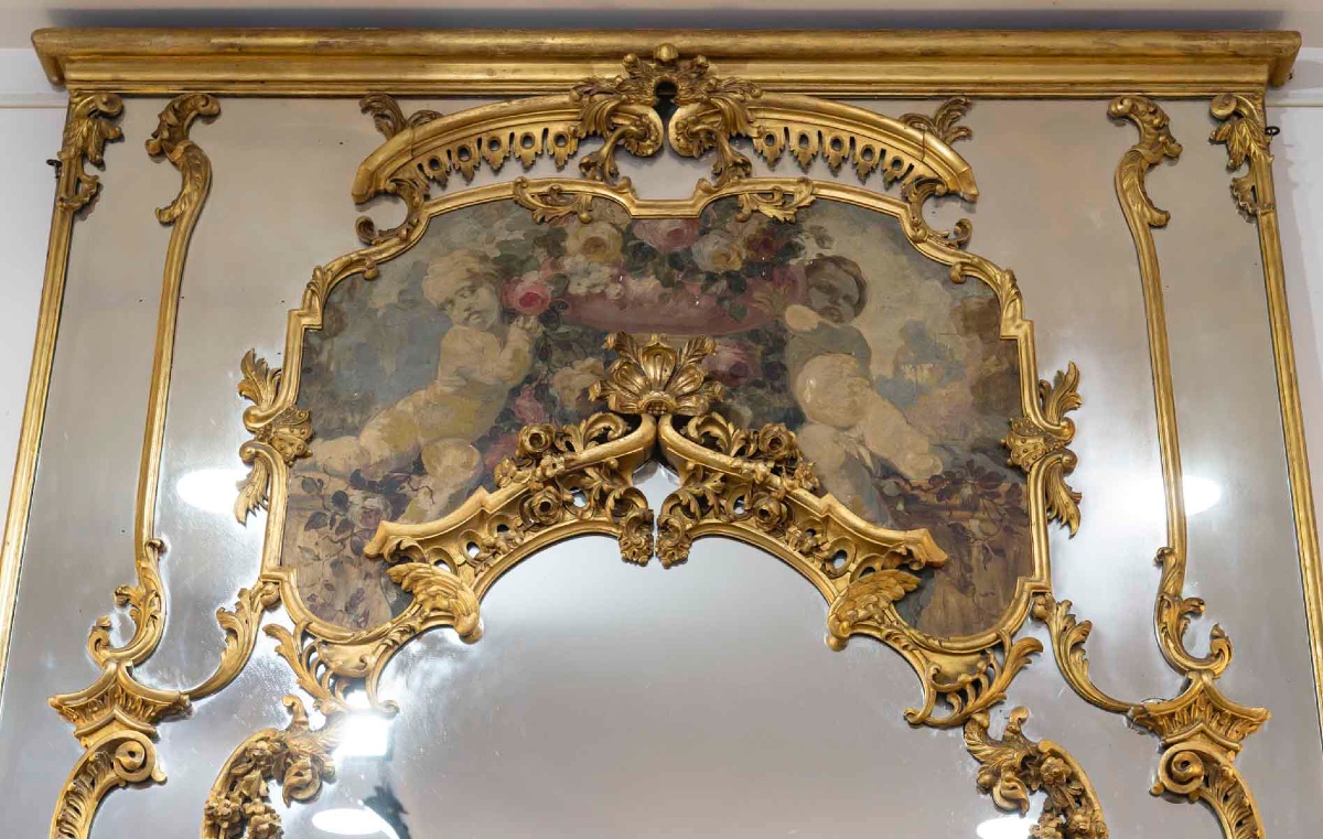 Un grand Trumeau et Sa console en bois sculpté et doré, XIXe siècle — 4