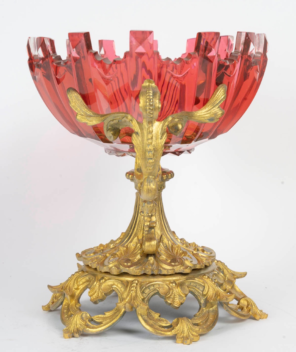 Une belle coupe en cristal et base en bronze doré, époque XIXe siècle — 4