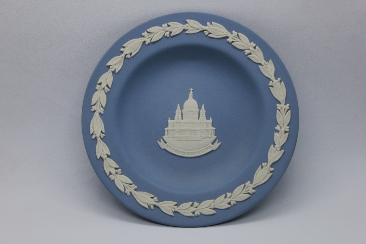 Coupe Commémorative Wedgwood Jasperware – ST PAUL CATHEDRAL – Made in England — 2