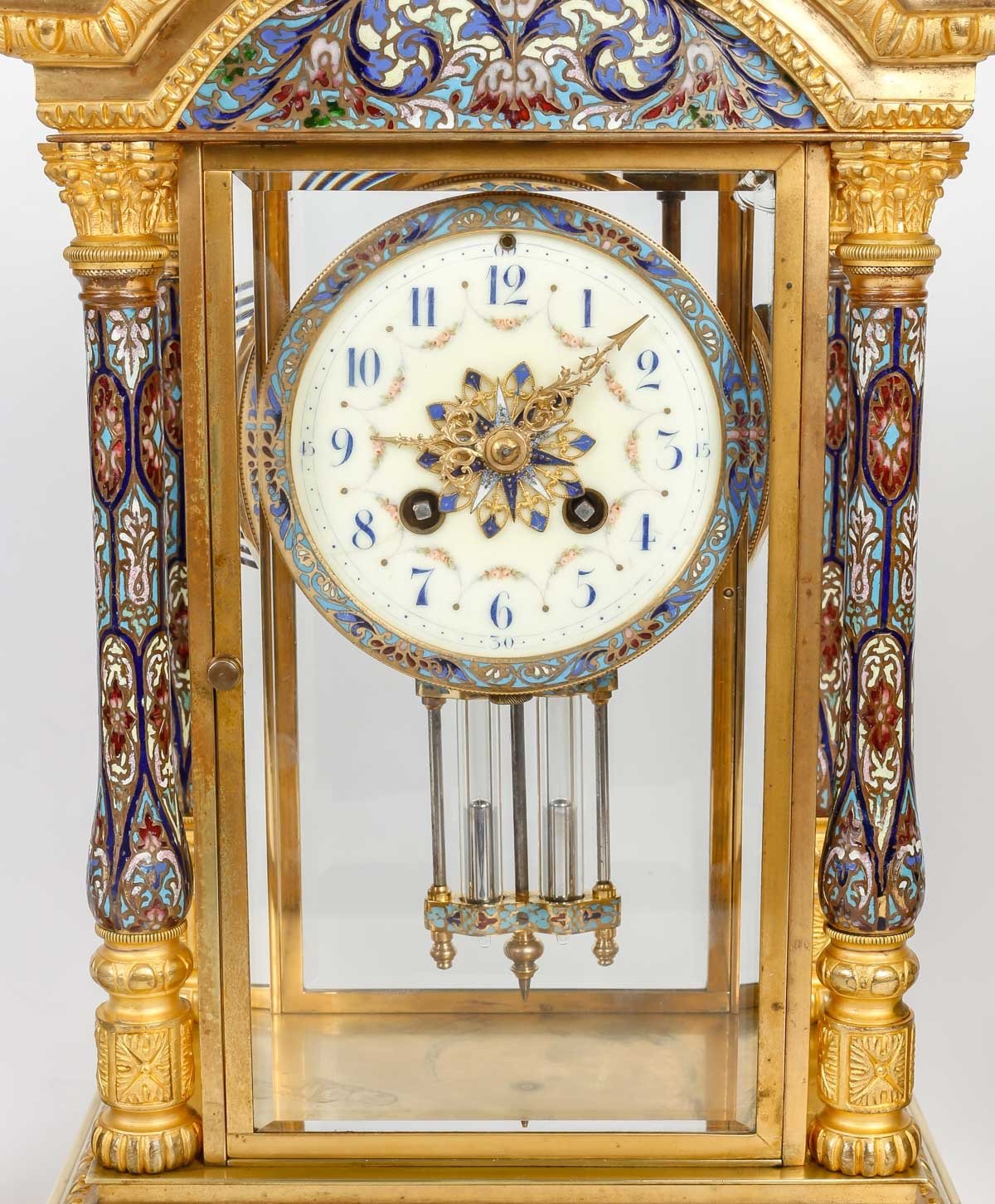 Une garniture en bronze doré et émail cloisonné fin du XIXe siècle — 4