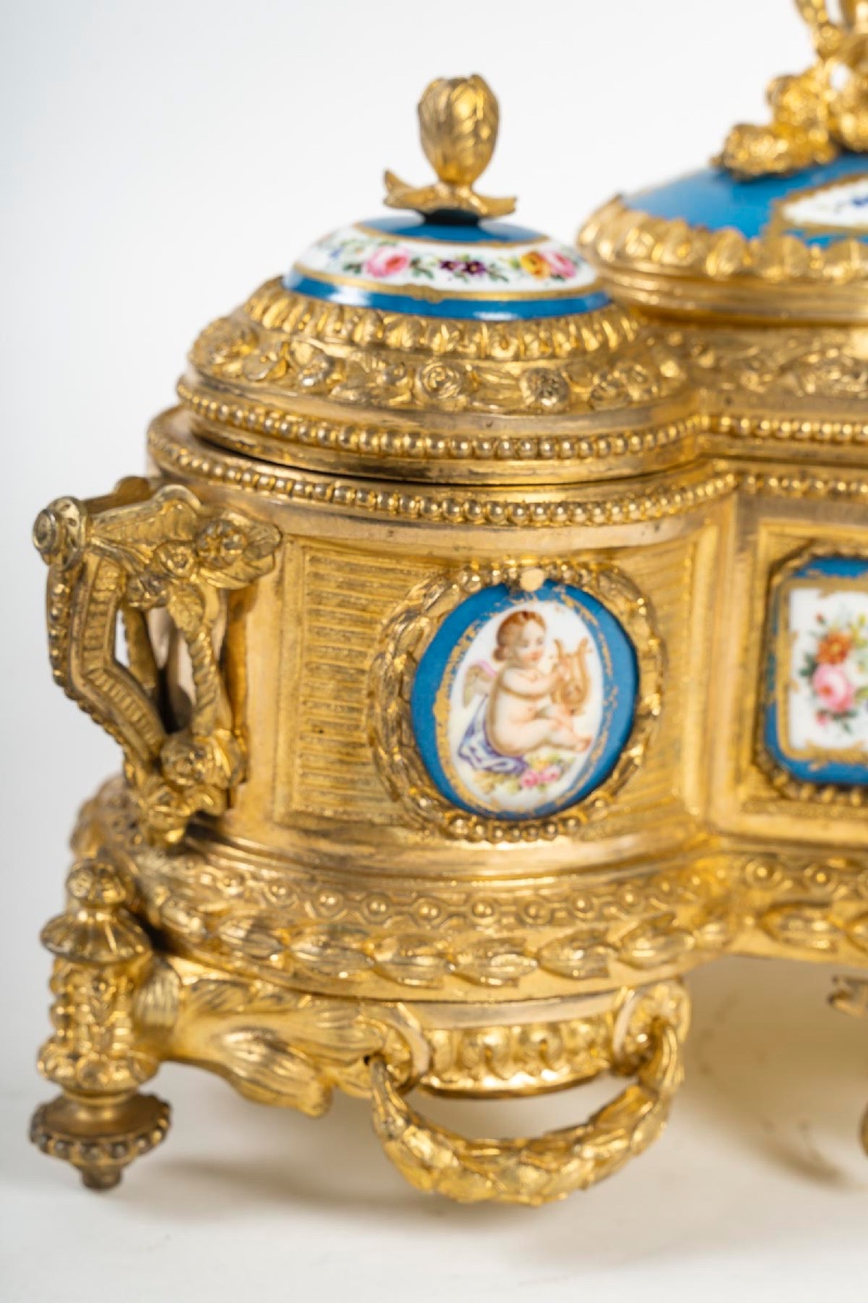 Grand coffret à bijoux en bronze doré et porcelaine, fin du XIXe siècle — 7