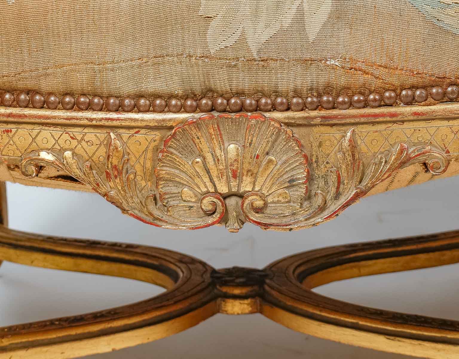 Paire de fauteuils de style Régence en bois doré fin du XIXe siècle — 10