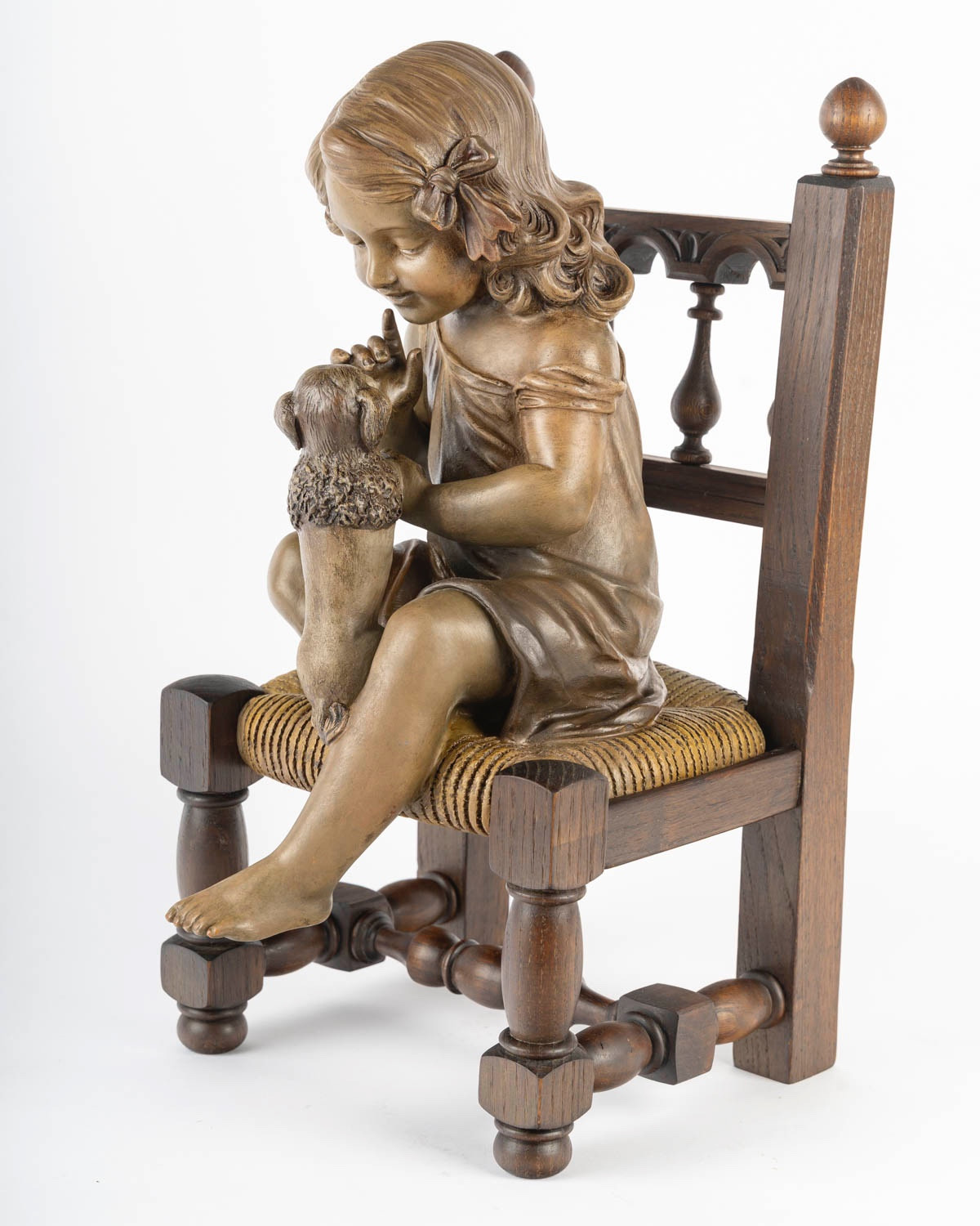 Une sculpture en terre cuite — 18