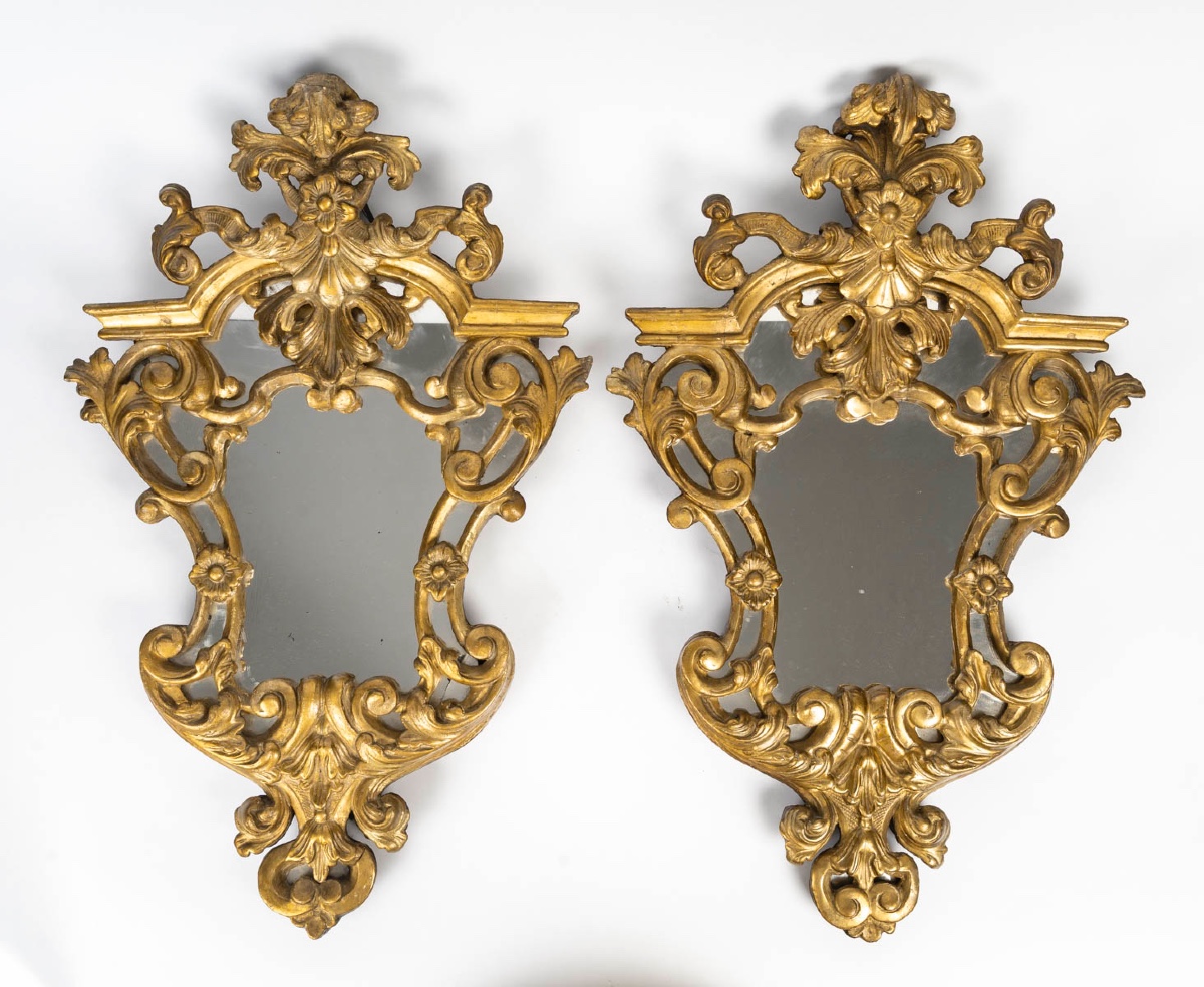 Une paire de miroirs en bois doré, XVIIIé siècle — 2