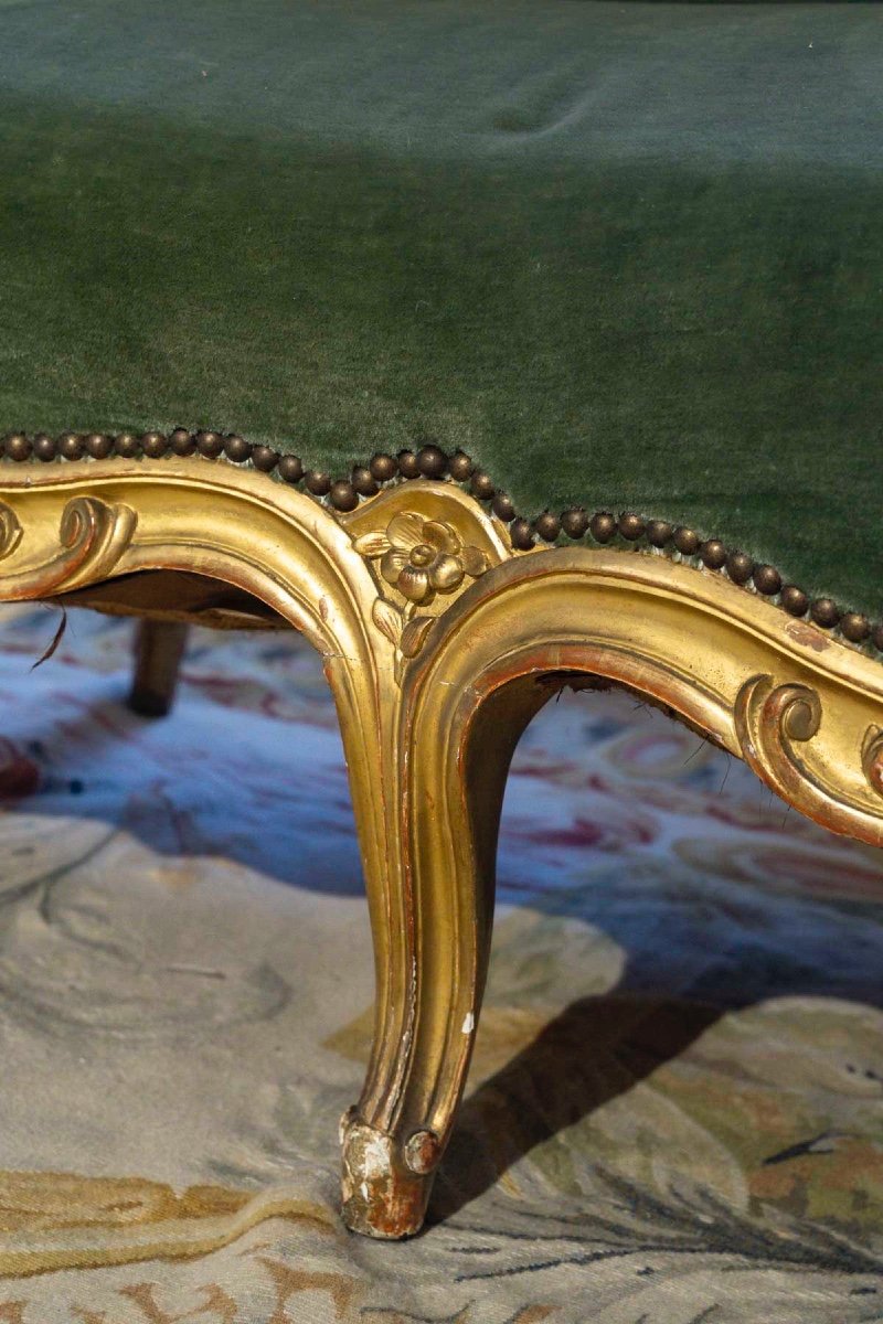 Une Suite de salon en bois sculpté et doré, fin du XIXe siècle — 7