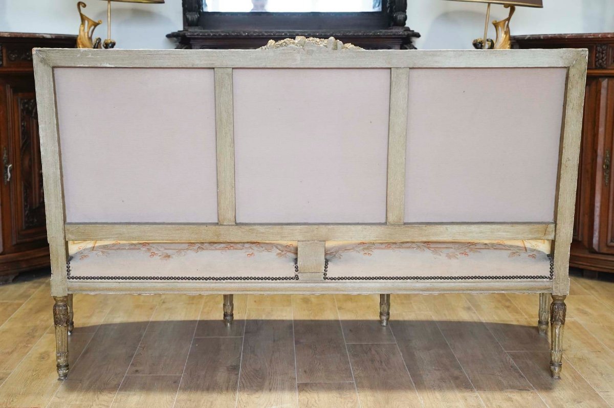 Un grand Canapé Aubusson en bois sculpté Laque et doré fin du XIXe siècle — 12