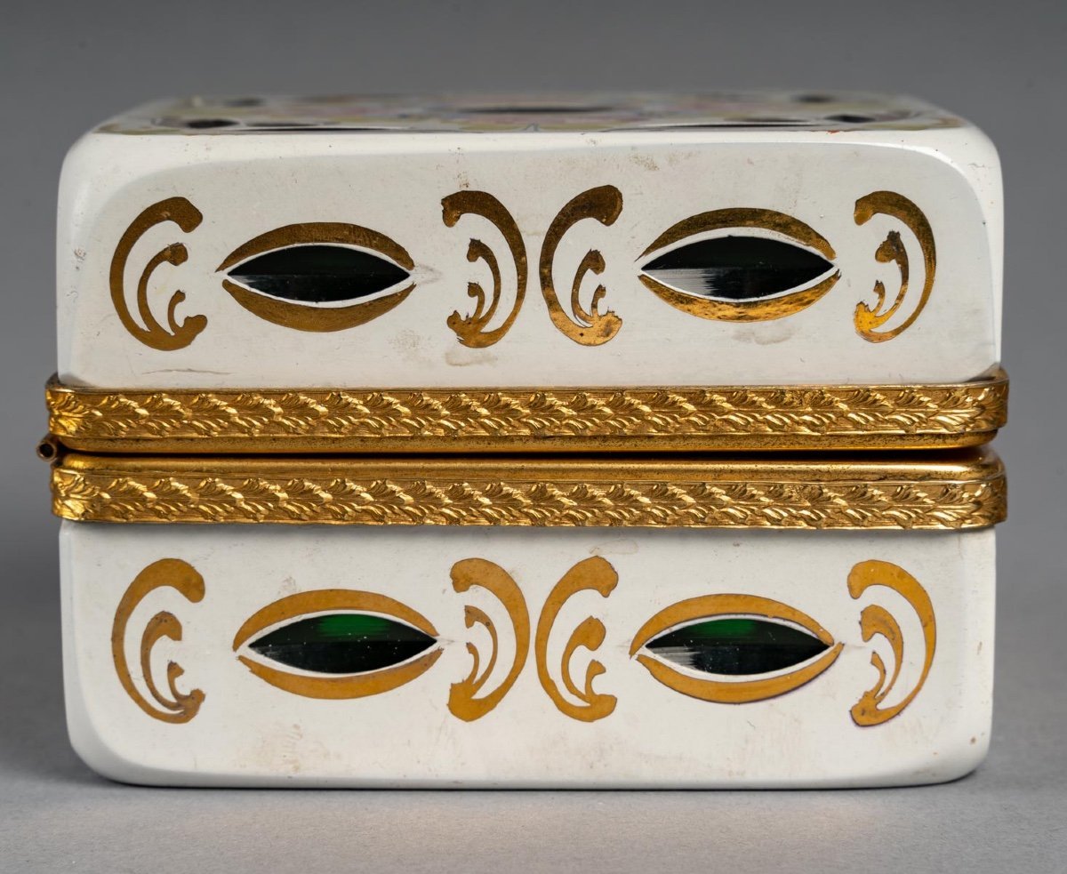 Un coffret à bijoux en opaline Overlay fin du XIXe siècle — 11