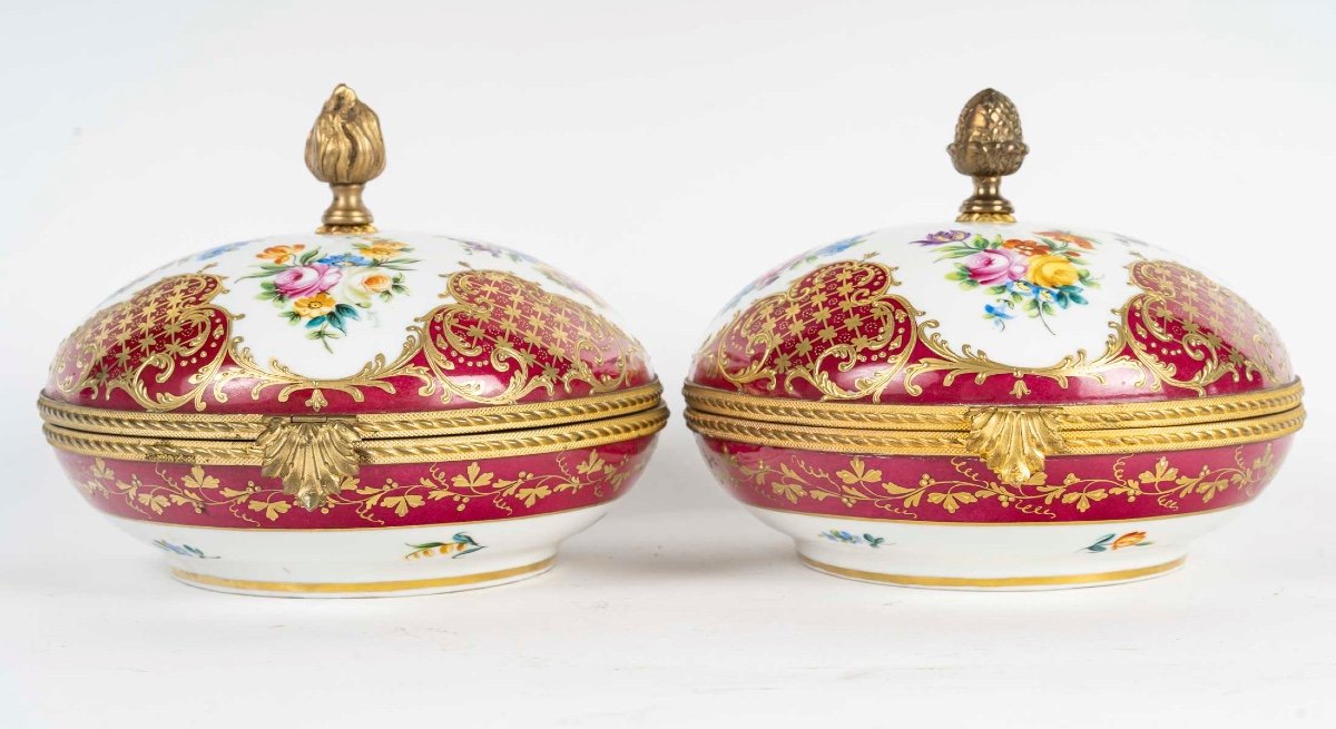 Une paire de coffret à bijoux en porcelaine, fin du XIXe siècle — 2