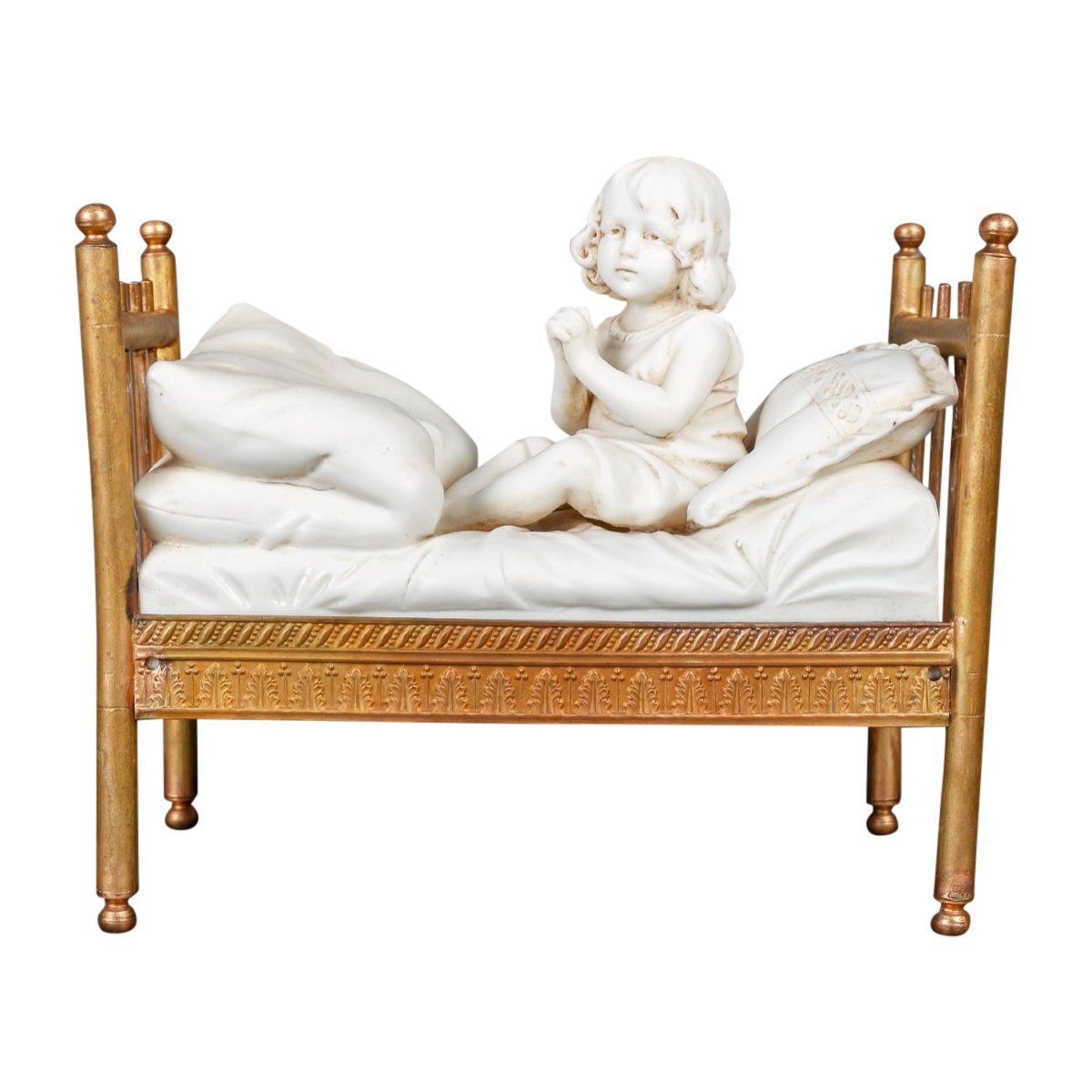 Miniature en biscuit sur un lit en bronze doré époque fin du XIXe siècle — 2