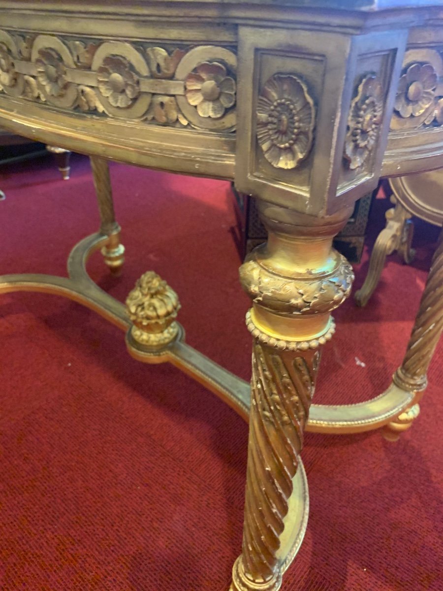 Table de centre en bois doré de style Louis XVI fin du XIXe siècle — 3