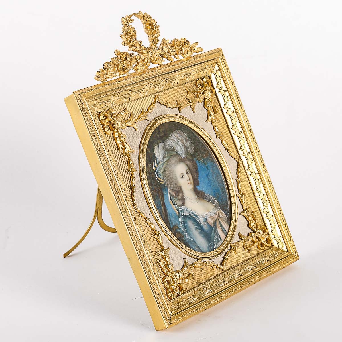 Une belle peinture sur ivoire Marie Antoinette dans un cadre en bronze doré fin du XIXe siècle — 3