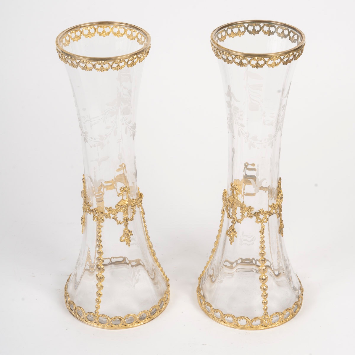 Cristal une paire de vases avec ornementation en bronze doré, fin du XIXe siècle — 4