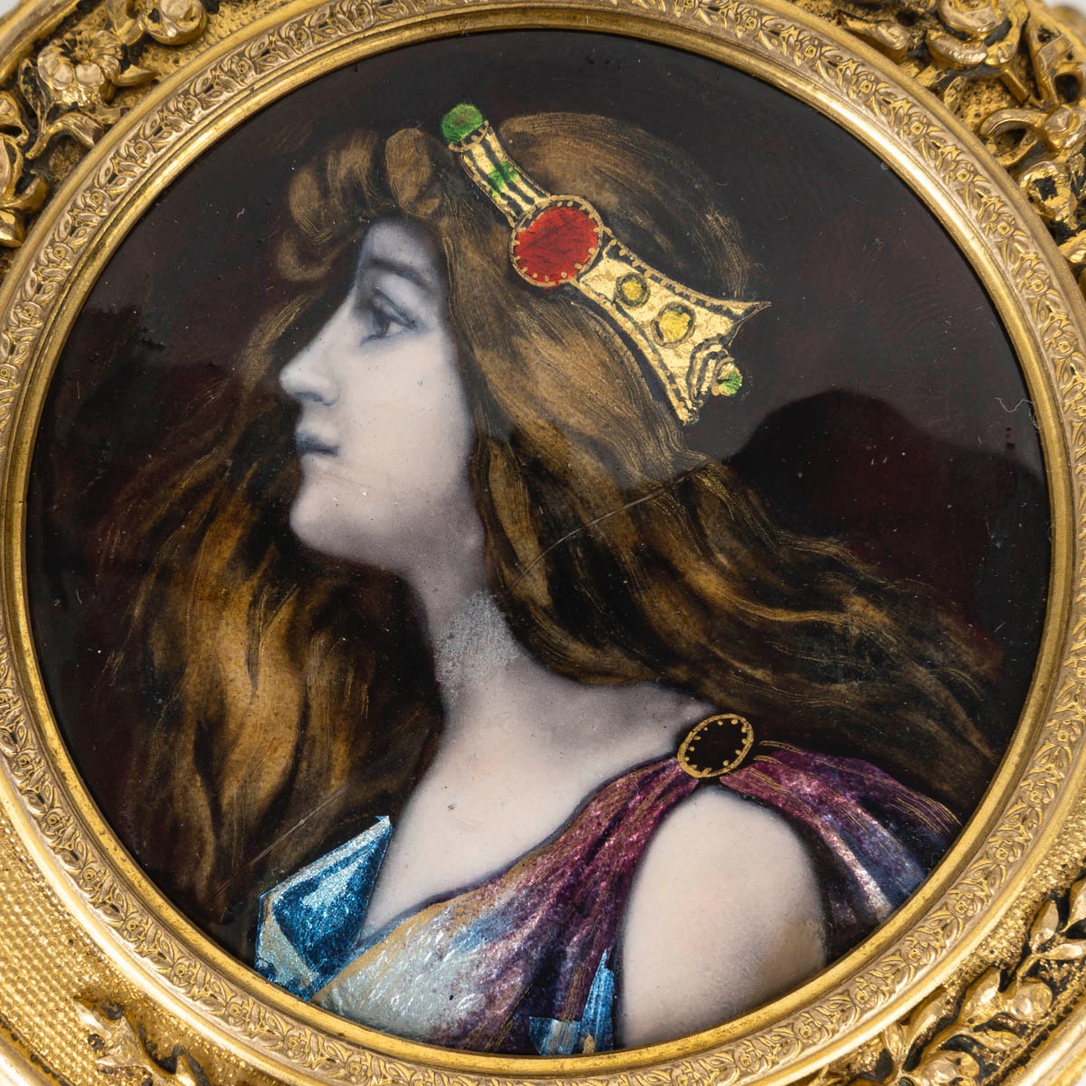 Un coffret à bijoux - poudrier en bronze et plaque en émail de Limoges, début du XXe siècle — 6