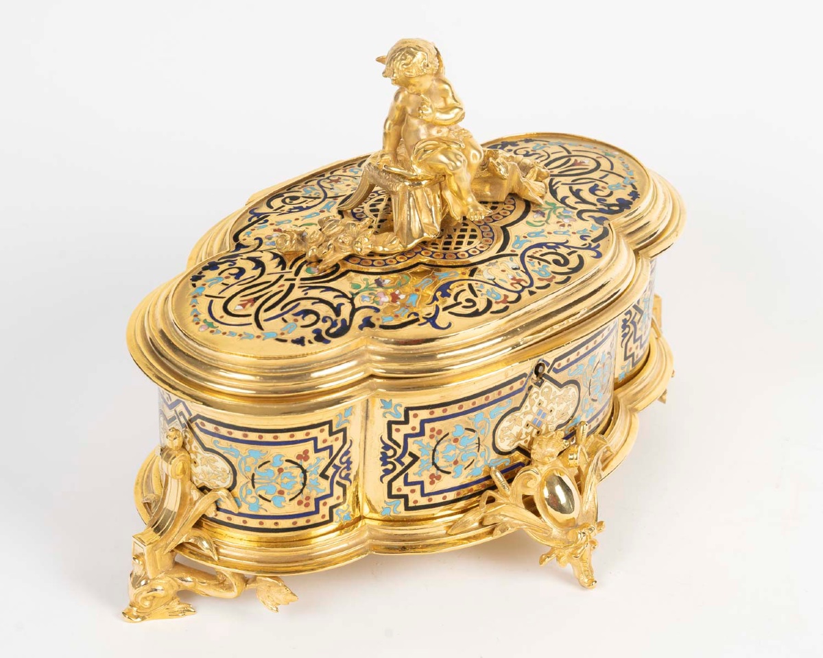 Coffret à bijoux en bronze doré et émaux champlevés, dans le goût de Ferdinand Barbedienne — 7