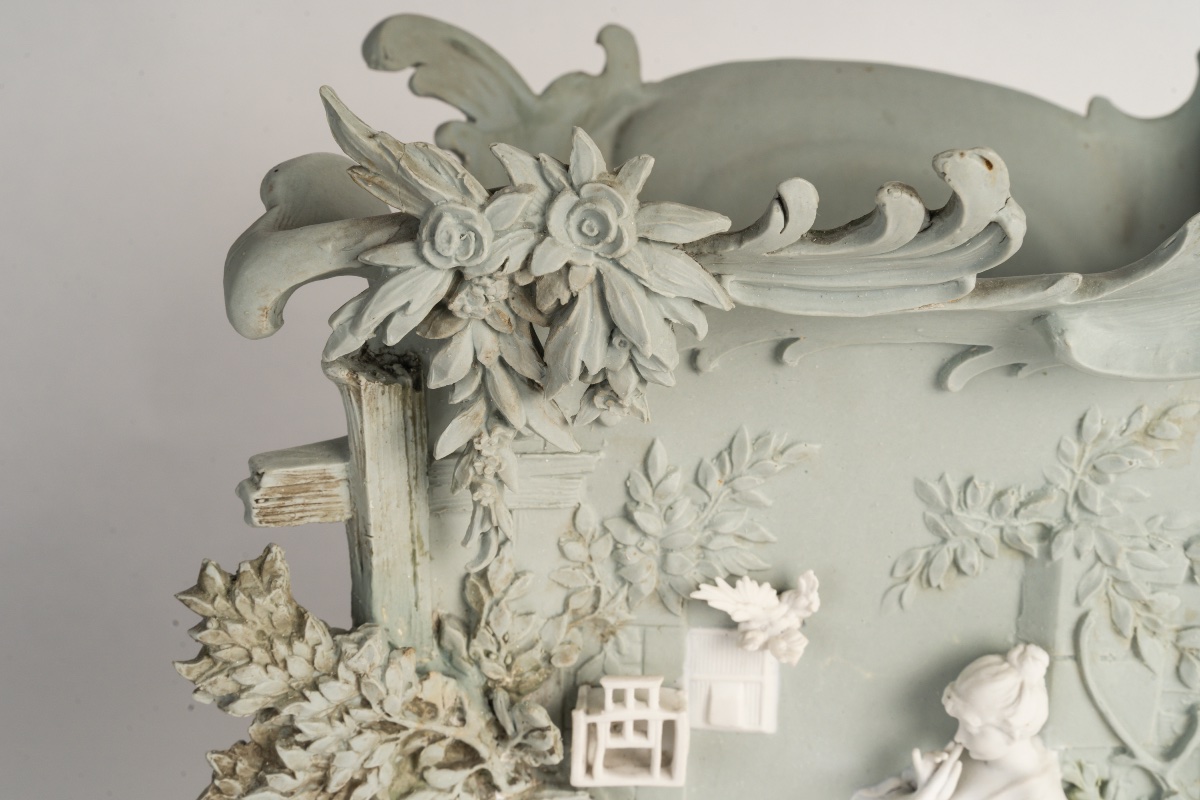 Une coupe cache pot, en porcelaine de Wedgwood, fin du XIXe siècle — 9