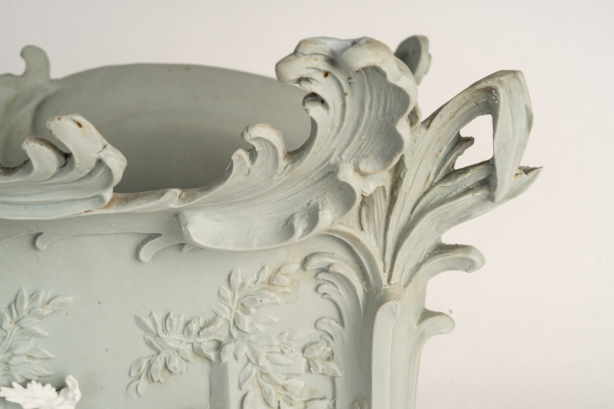 Une coupe cache pot, en porcelaine de Wedgwood, fin du XIXe siècle — 10