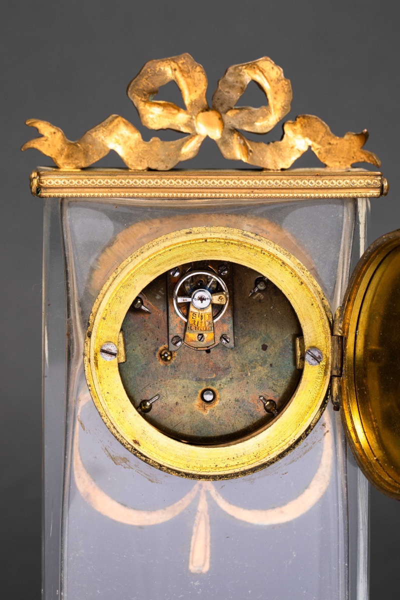 Une garniture de cheminée en cristal et bronze doré, fin du XIXe siècle — 12