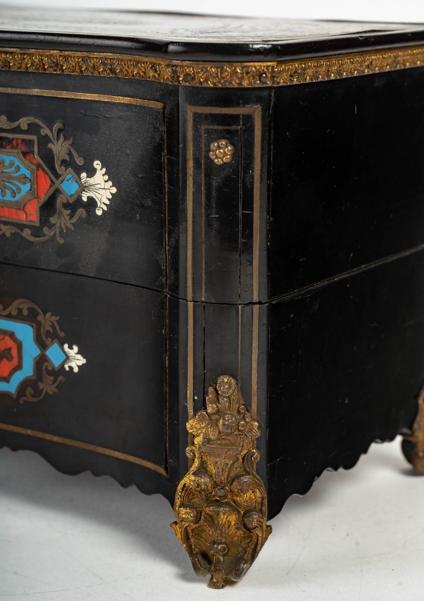 Coffret de Flacons de Parfums en ébène et marqueterie Boulle — 8