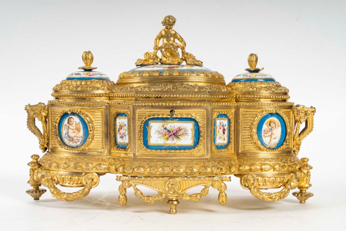 Grand coffret à bijoux en bronze doré et porcelaine, fin du XIXe siècle — 3