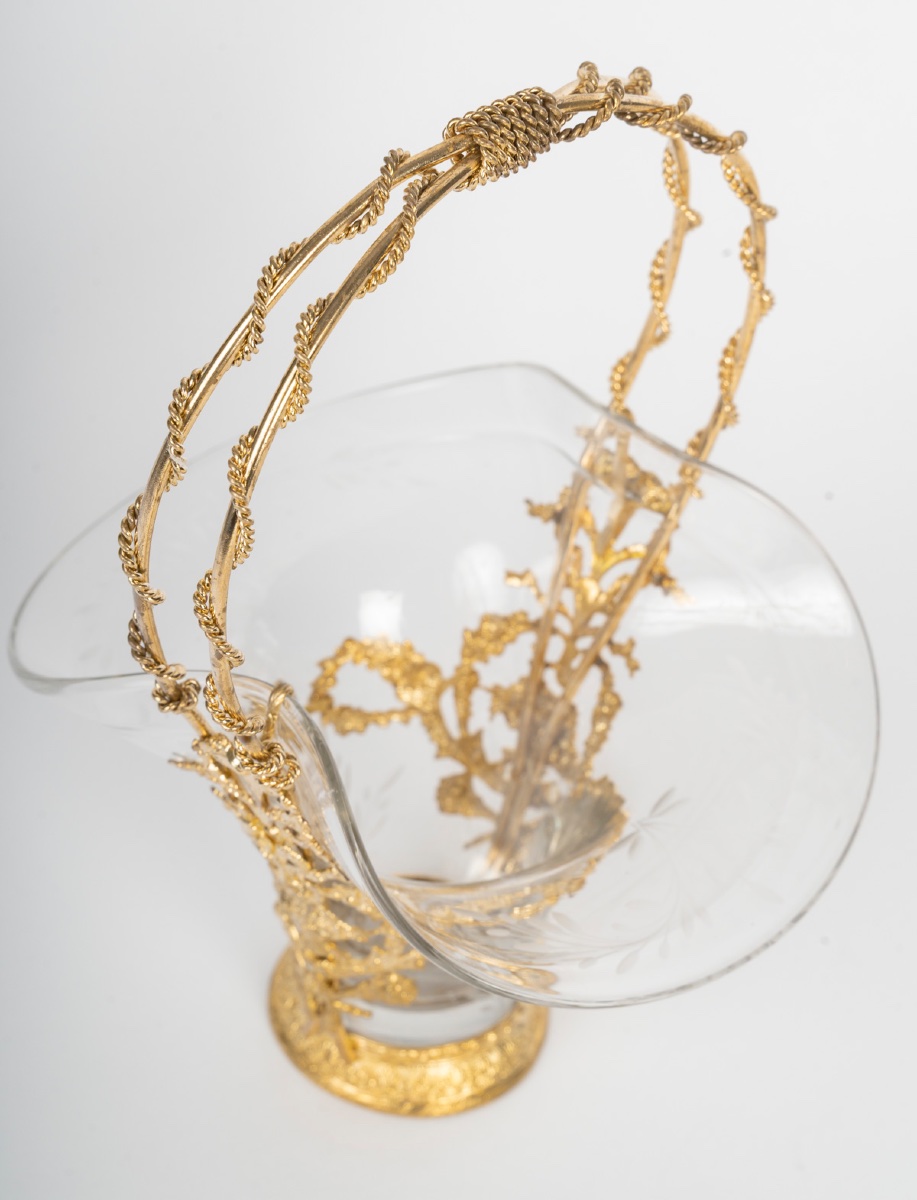 Un panier en cristal et bronze doré, époque fin du XIXe siècle — 11