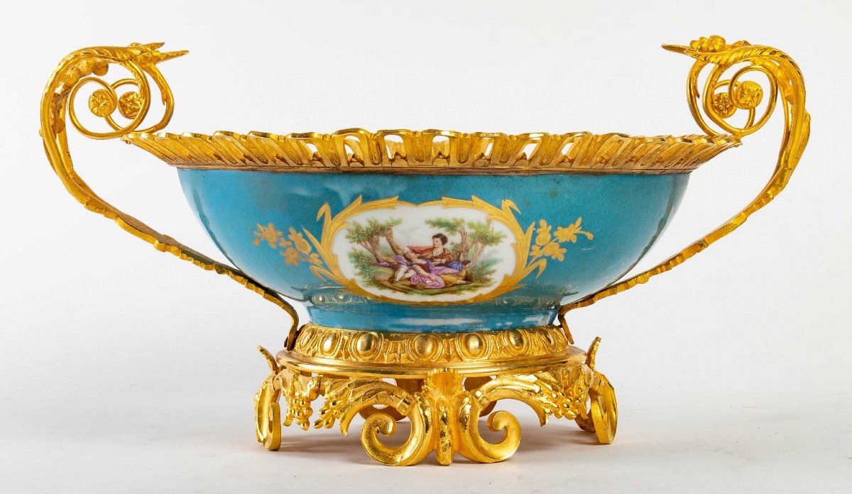 Une coupe en porcelaine de style Sèvre, fin du XIXe siècle — 5