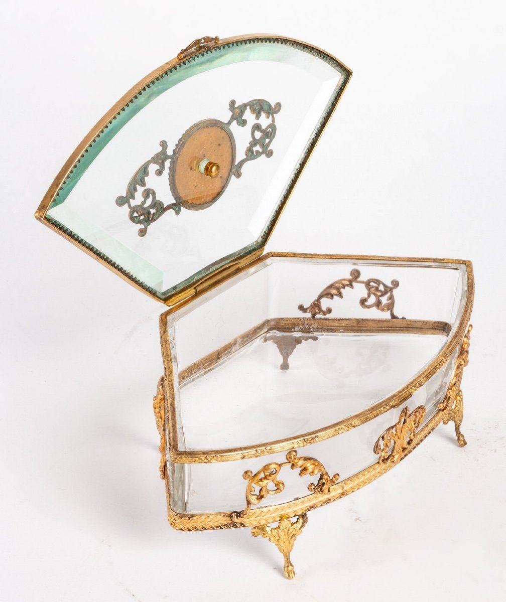 Un coffret à bijoux en cristal et bronze fin du XIXe siècle — 9